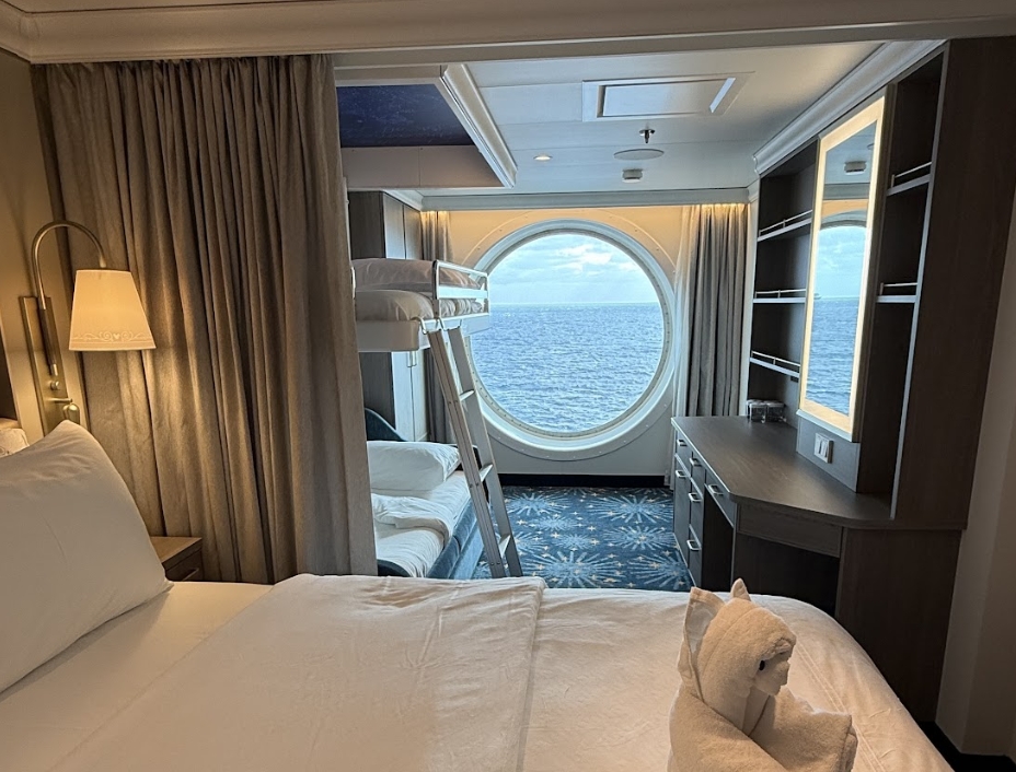 Camarote Deluxe Oceanview en crucero Disney